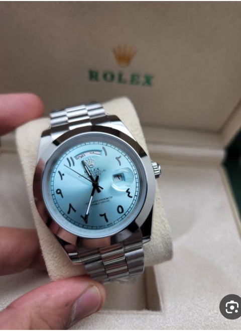 First class men's watch, first class Arabic numerals