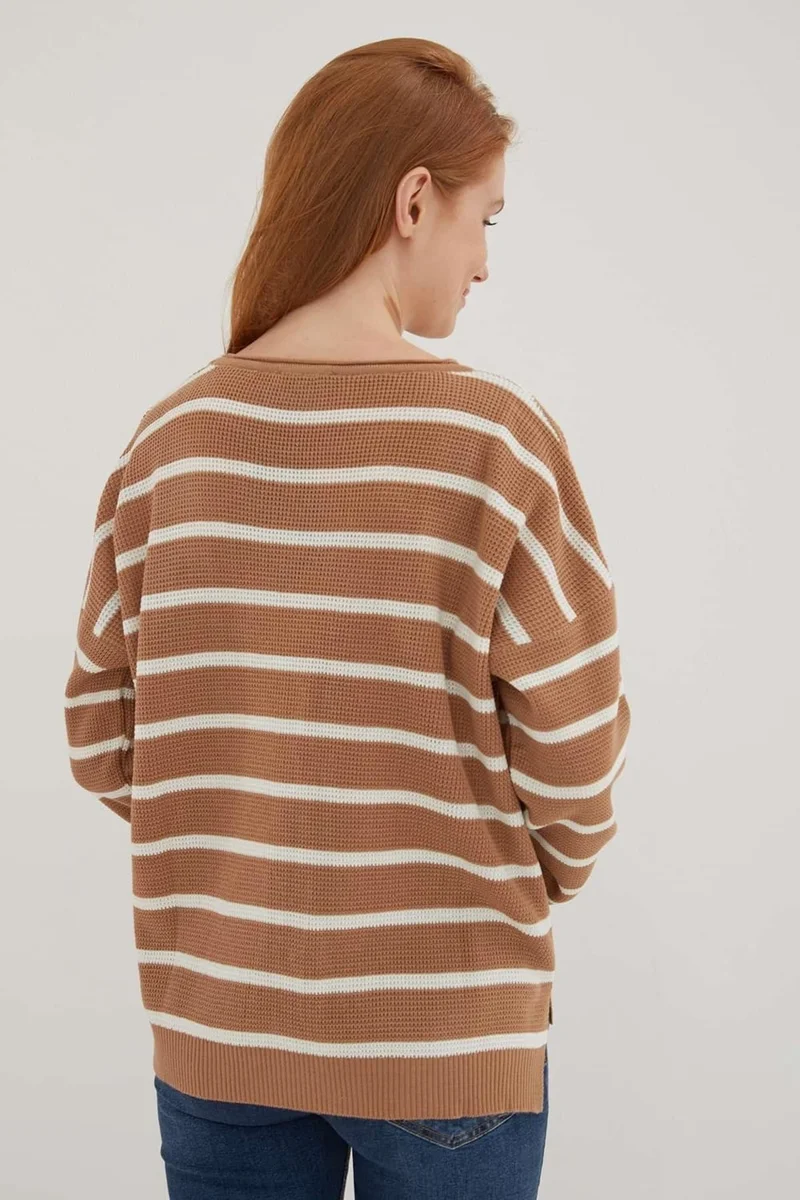 فاشن فريندز Regular Fit Crew Neck Striped Knitwear Sweater Women's Sweater 24K0477K1