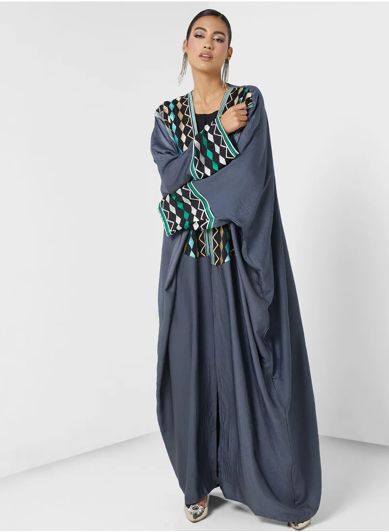 hayas closet Embroidered Cape Sleeve Abaya