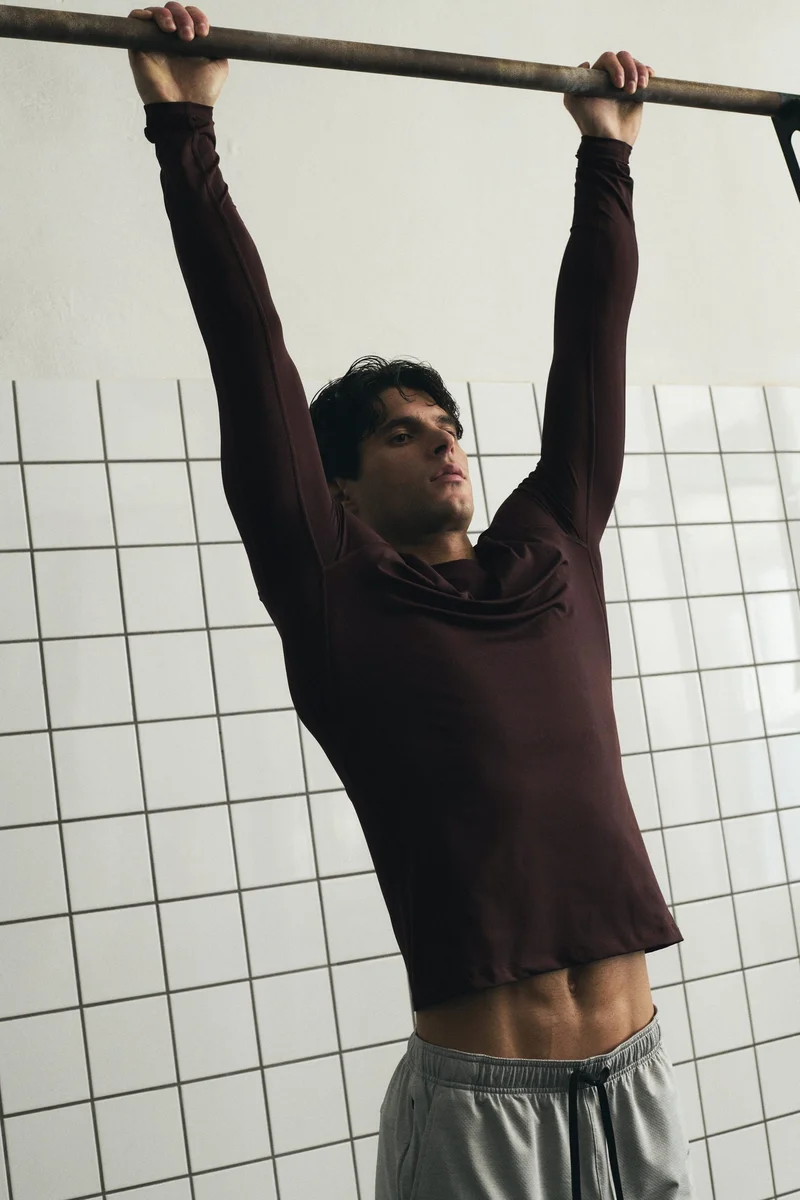 H&M Muscle Fit Sports top with DryMove™