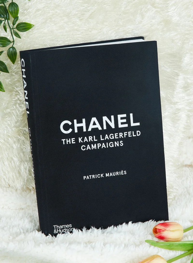 ثيمز كتاب The Karl Lagerfeld Campaigns