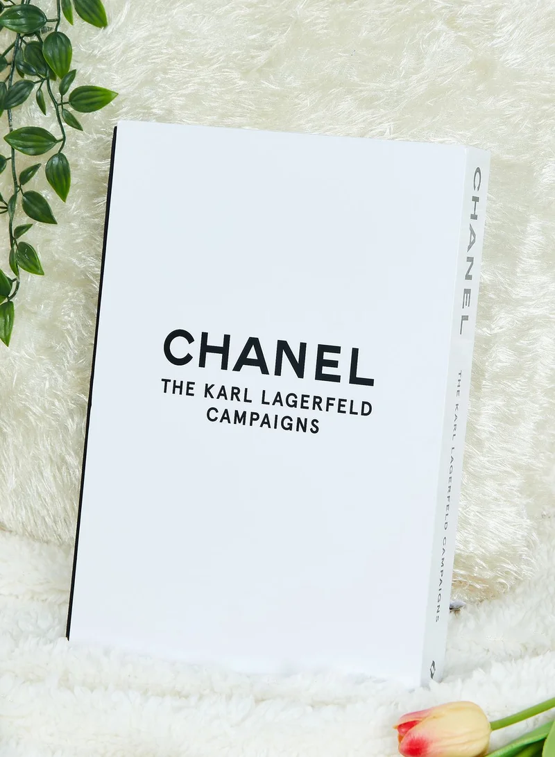 ثيمز كتاب The Karl Lagerfeld Campaigns