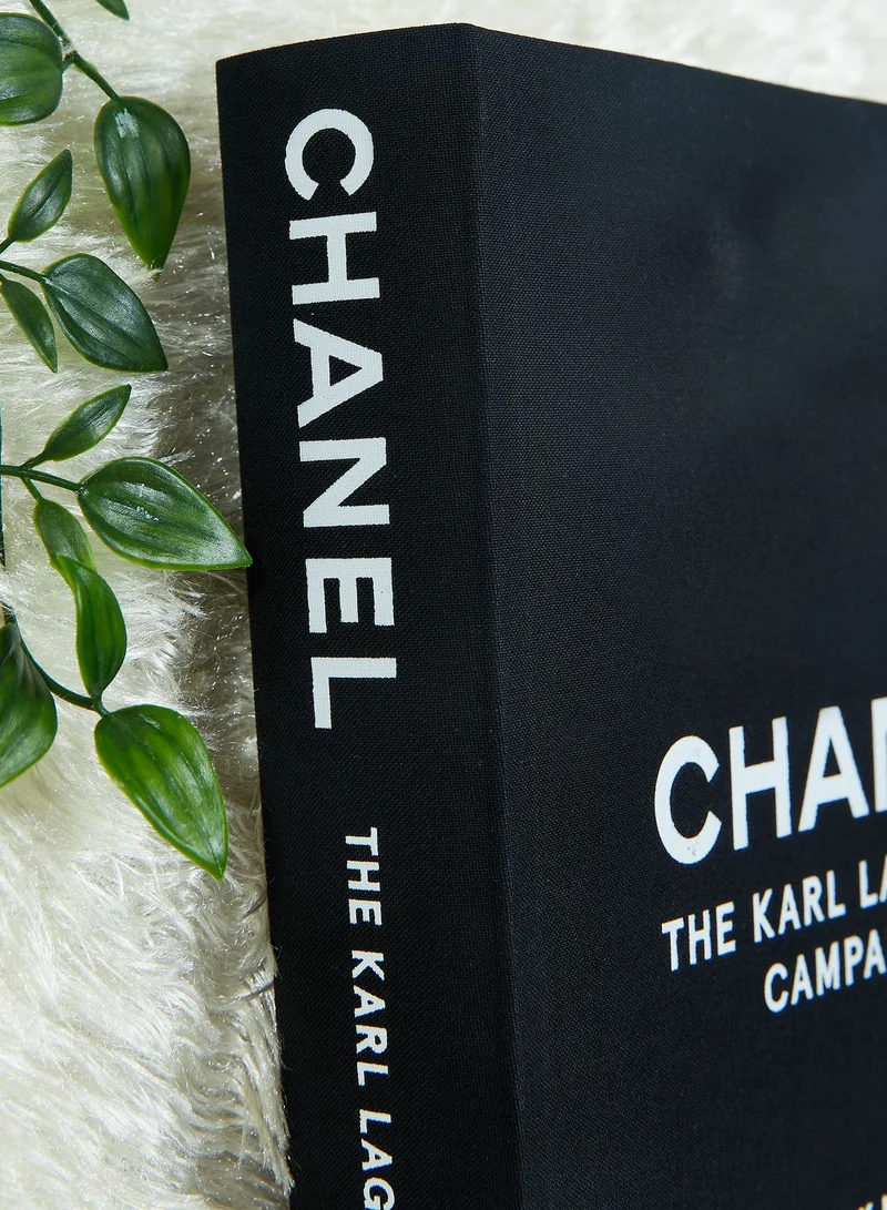 ثيمز كتاب The Karl Lagerfeld Campaigns