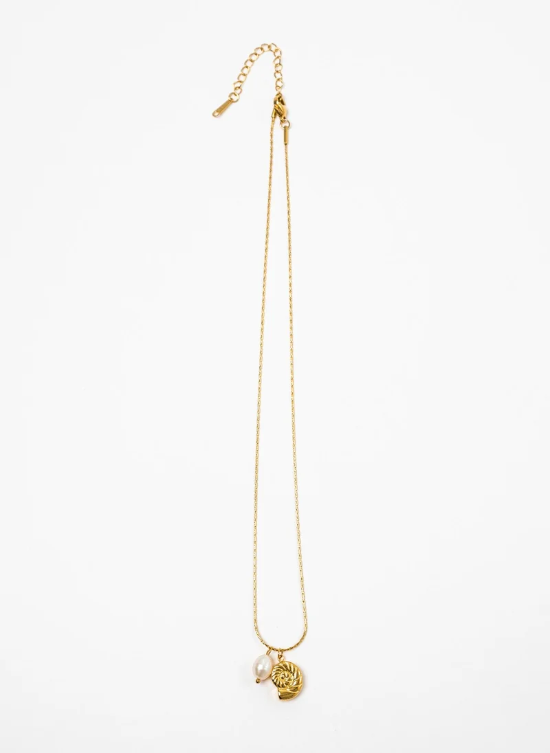 Lichi  Chain with golden pendant and pearls for Women | Best Price UAE
