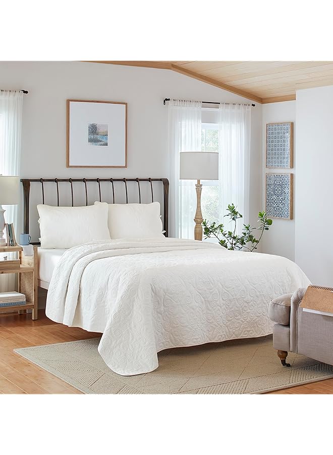 LAURA ASHLEY Felicity Collection Quilt Set 100 Percent Cotton Reversible All Season Bedding With Matching Sham S Pre Washed For Added Softness Queen White - Image 2