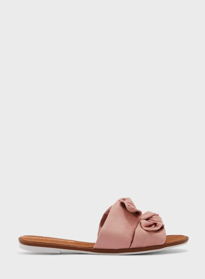 MOLECA Jaetyn Flat Sandals