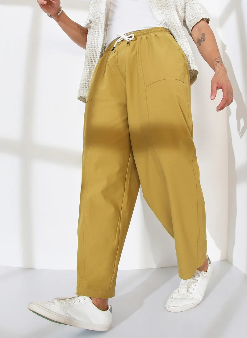 Campus Sutra Men's Yellow Ochre Solid Carpenter Trousers