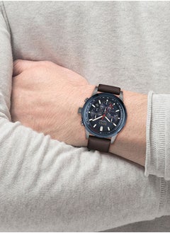 HUGO BOSS Men Chronograph Round Shape Leather Wrist Watch 44 mm  - Image 4