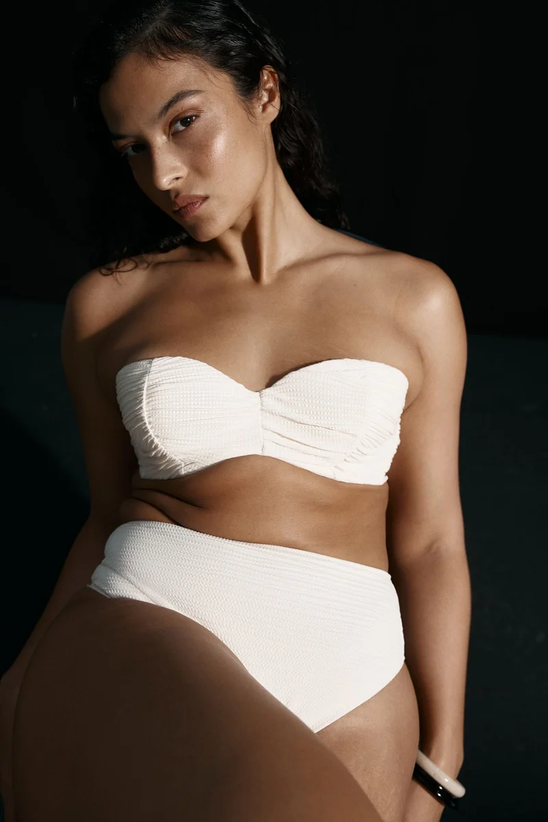 اتش اند ام سروال بيكيني بقصّة شيكي وخصر عالي