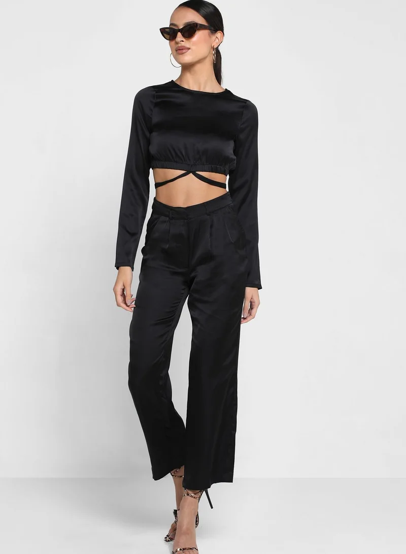 NOISY MAY Crew Neck Tie Detail Crop Top