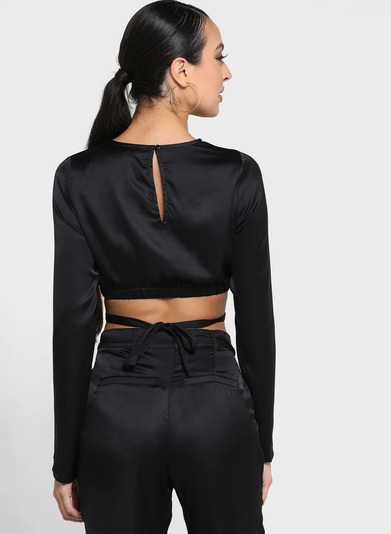 NOISY MAY Crew Neck Tie Detail Crop Top