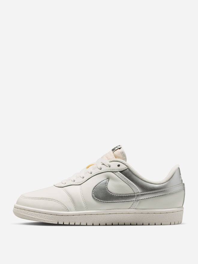 Nike Air Jordan Skyline Low Shoes - Image 2