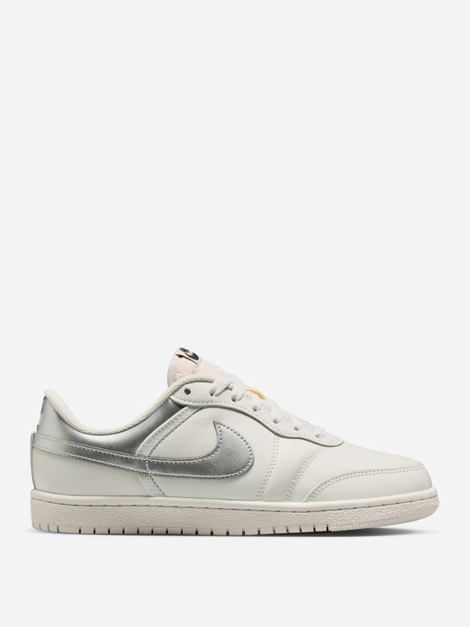 Nike Air Jordan Skyline Low Shoes - Image 3