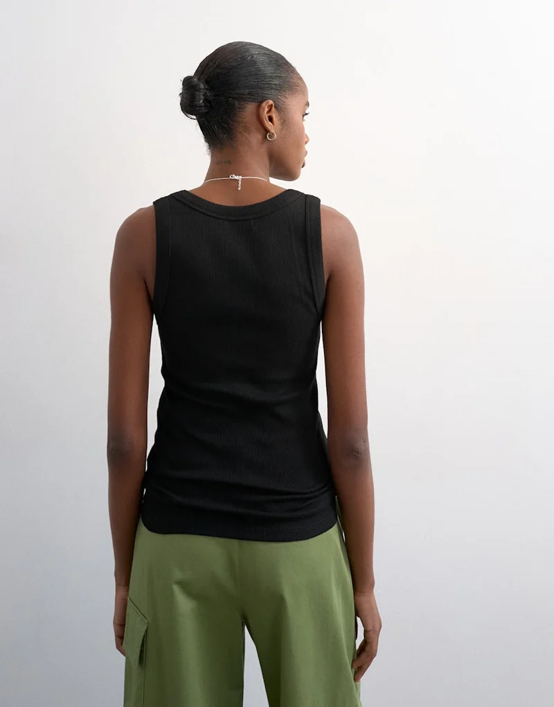 TOPSHOP Knitted U Neck Vest With A Closed Neckline