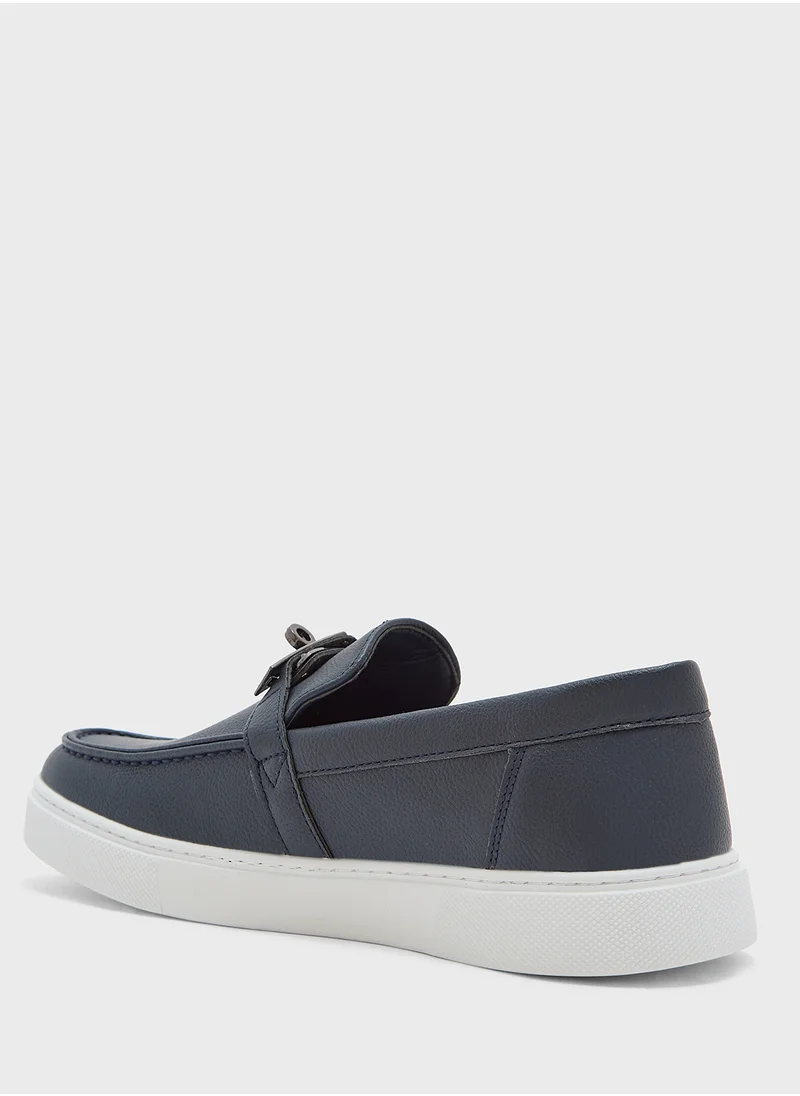 روبرت وود Trim Detail Casual Slip Ons