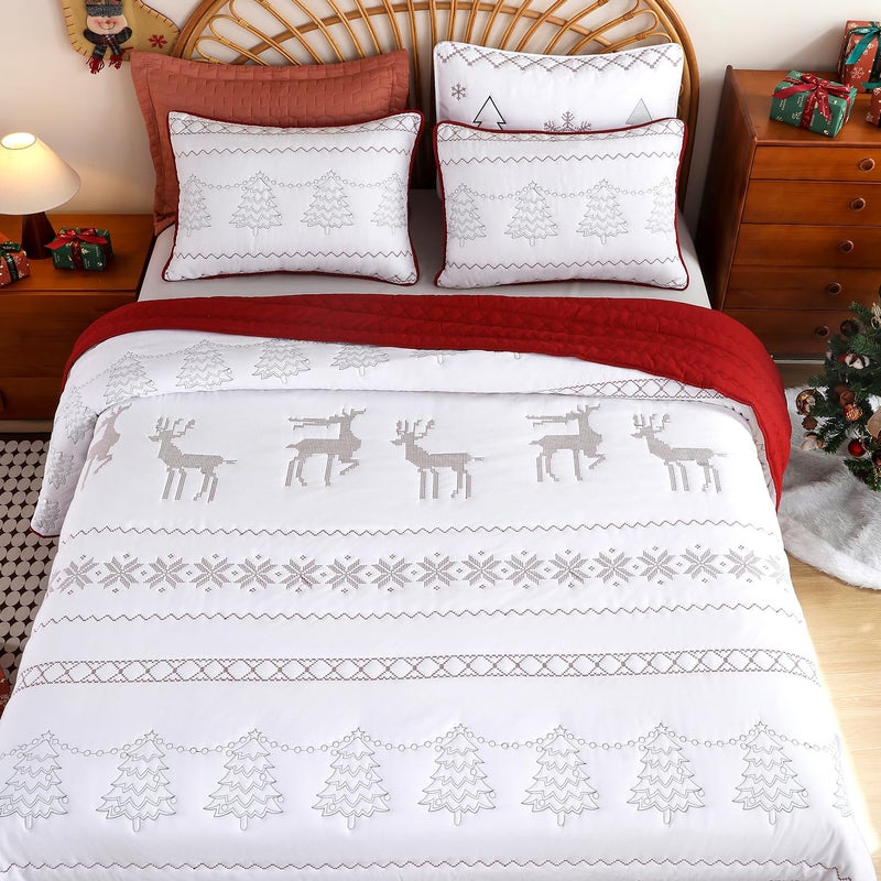EVENHUG Queen Size Quilt Christmas Theme Bedding Sets with Pillow Shams Reversible Bedspread Coverlet Lightweight Christmas Festival Bed Cover for Bedroom Home Decoration (92"x96") - Image 4