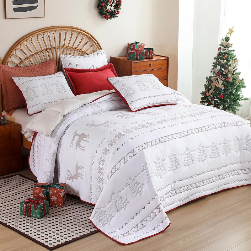 EVENHUG Queen Size Quilt Christmas Theme Bedding Sets with Pillow Shams Reversible Bedspread Coverlet Lightweight Christmas Festival Bed Cover for Bedroom Home Decoration (92"x96") - Image 3