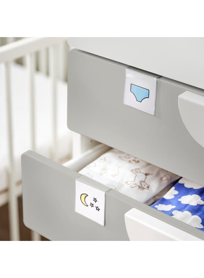 IKEA (IKEA) حامل بطاقات وملصقات ايكيا HÄNGIG – عبوة 5 قطع – لتعريف محتويات الأدراج والصناديق والرفوف وصناديق التخزين – بلاستيك شفاف متين قابل لإعادة الاستخدام – سهل التغيير والإدخال - Image 3