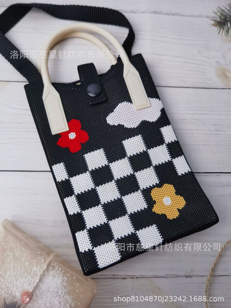 2025 Autumn New Style Girl'S Heart-Shaped Handbag For Carrying Mobile Phones, Knitted Crossbody Bag, Portable Textured Small Handbag - Image 1