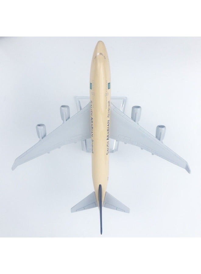 16cm Alloy Airplane Tabletop Display Model 1:400 Scale Saudi 747 Airplane Model Ornaments Toys Furniture Decorations Collection Gifts - Image 2