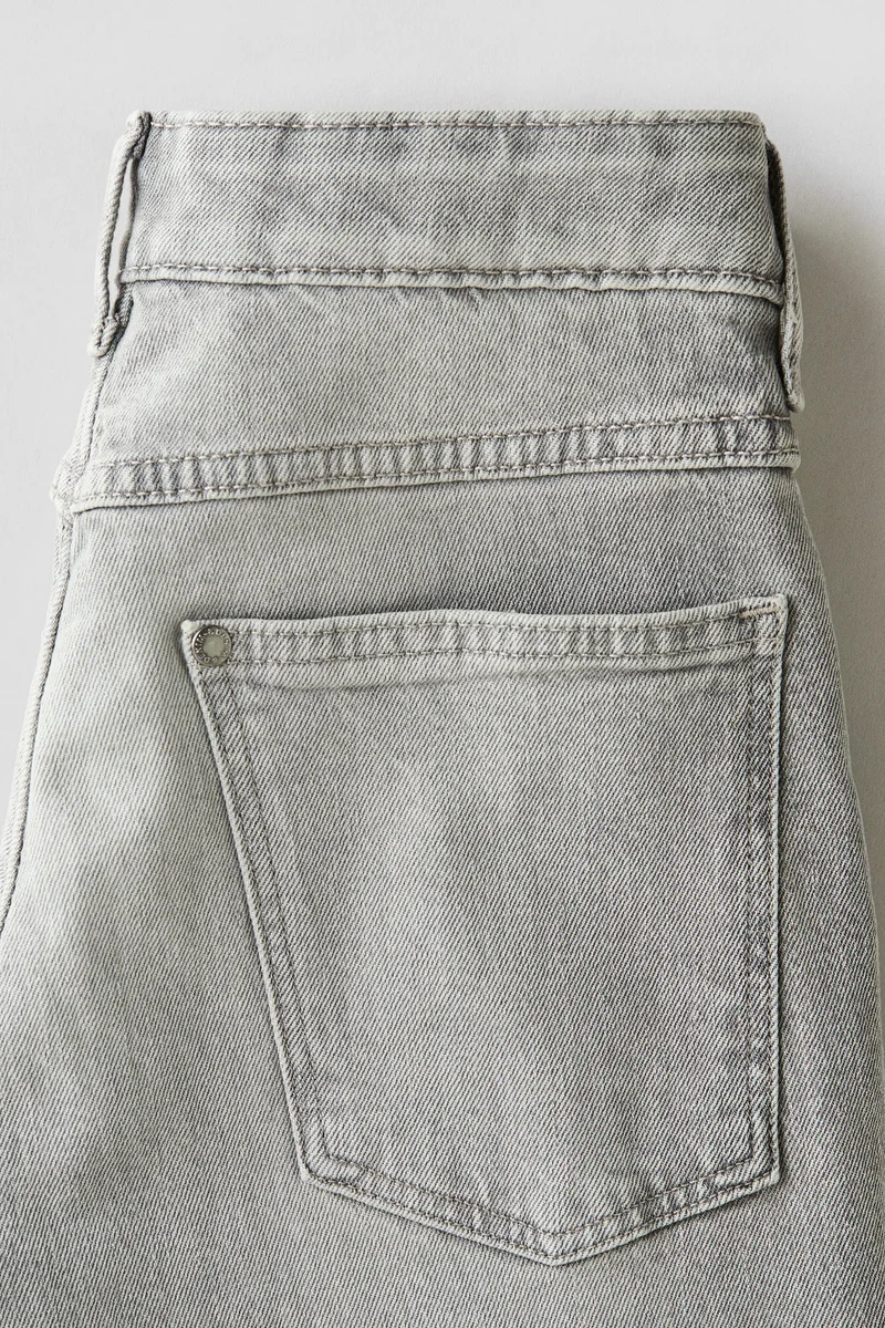 H&M Relaxed Tapered Fit Jeans