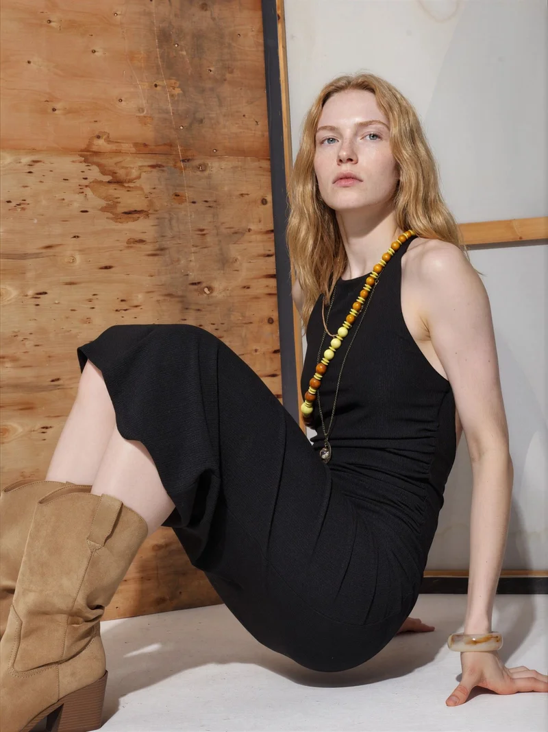 هيكاب Textured Midi Bodycon Dress with Halter Collar