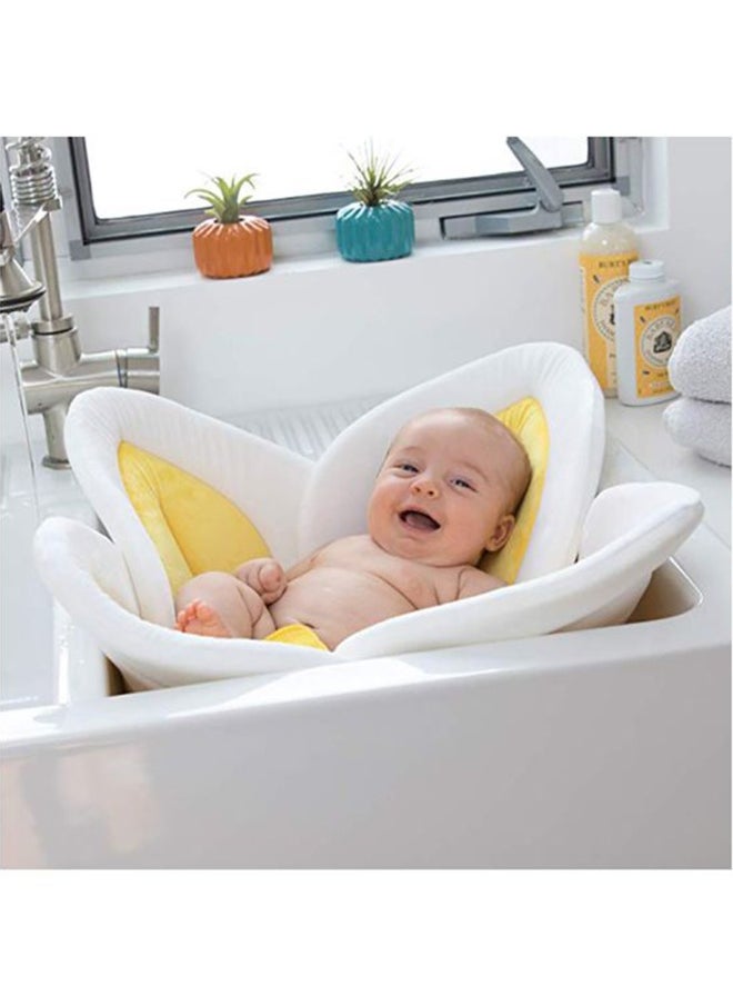 SAPU - Comfortable Baby Bath Seat Flower Shaped (4 Petal) Bathtub - Ideal For 0 To 6 Month Baby - Fits In All Sinks - Image 1