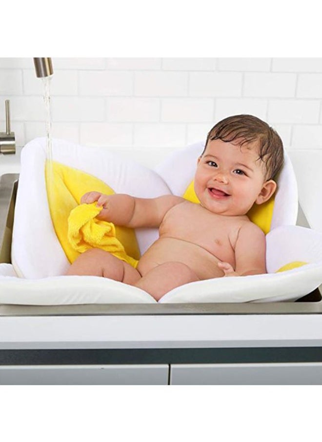 SAPU - Comfortable Baby Bath Seat Flower Shaped (4 Petal) Bathtub - Ideal For 0 To 6 Month Baby - Fits In All Sinks - Image 1