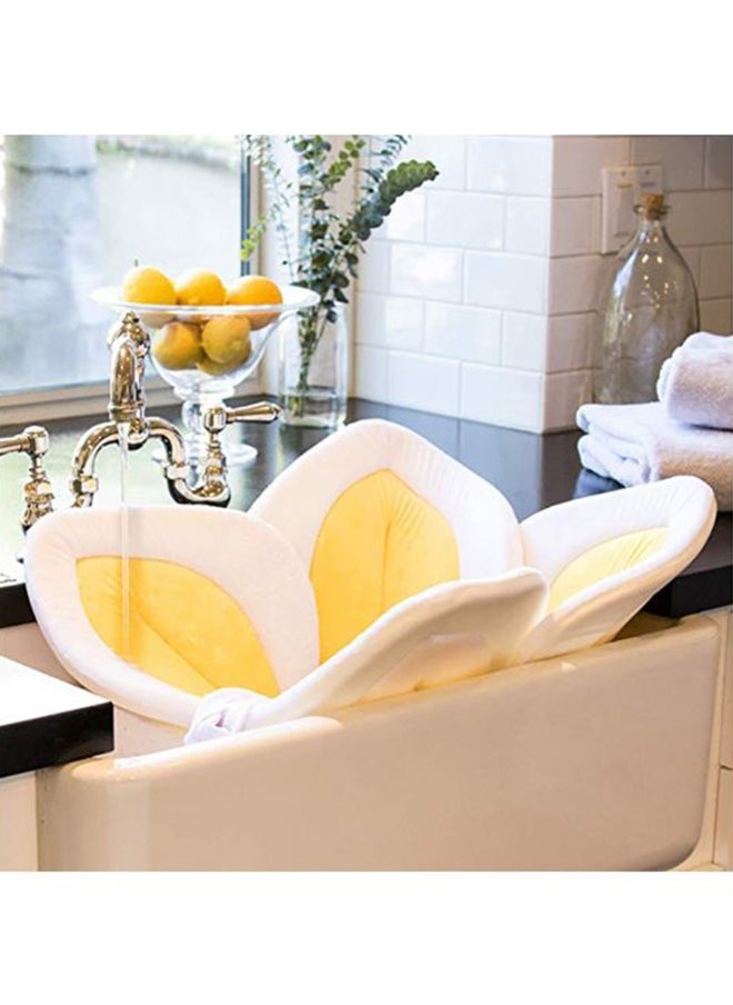 SAPU - Comfortable Baby Bath Seat Flower Shaped (4 Petal) Bathtub - Ideal For 0 To 6 Month Baby - Fits In All Sinks - Image 1