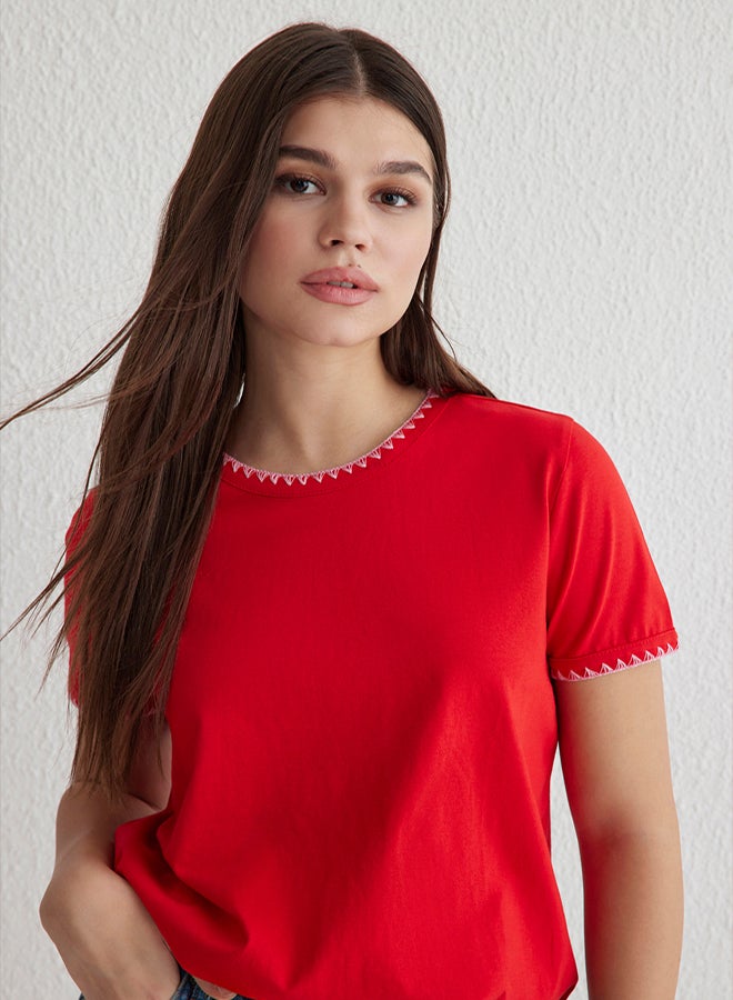 trendyol Red 100% Cotton Contrast Stitch Detail Basic Crew Neck Knitted T-Shirt - Image 1