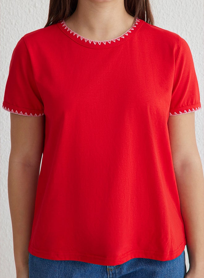 trendyol Red 100% Cotton Contrast Stitch Detail Basic Crew Neck Knitted T-Shirt - Image 3