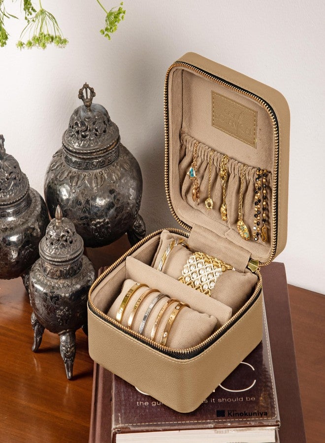 CASA BOTANICAL صندوق تنظيم مجوهرات من الجلد الصناعي للنساء والرجال - صندوق جلد بيج اللون مزود بأقسام، صندوق تخزين محمول للسفر للساعات والإكسسوارات، صندوق مثالي لتخزين الإكسسوارات كهدية ومنظم سفر - Image 5