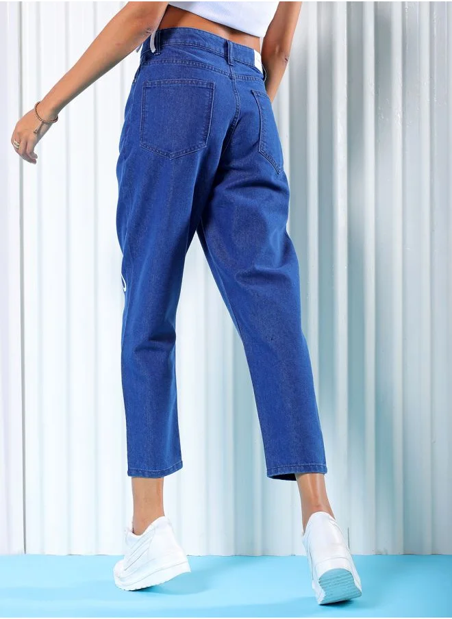 مرفوعة Women Mom Fit Placement Print Mid-Rise Jeans