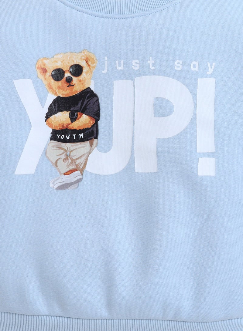 فكتور اند جين بلوزة صوفية مطبوعة برسومات دب قل نعم للأولاد – أزرق مغبر - Image 4