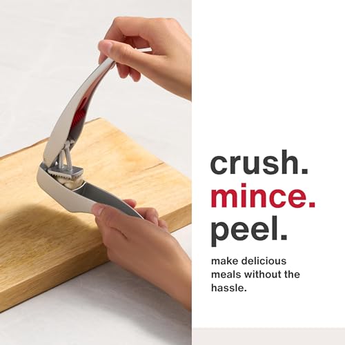 ZYLISS Susi 3 Garlic Press No Need To Peel Built in Cleaner Crusher Mincer and Peeler Cast Aluminum - Image 3