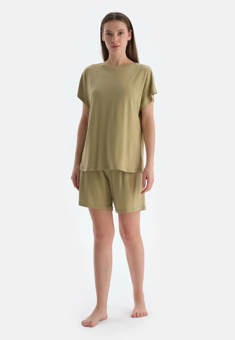 dagi Mid Rise Green Square Neck Viscose Blend T-shirt & Shorts Nightwear Set