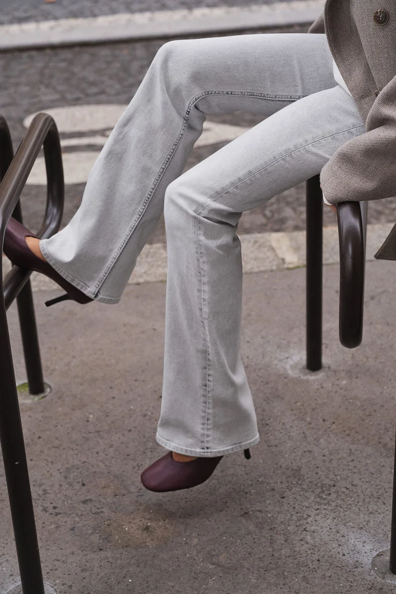 اتش اند ام جينز بقصة حافة واسعة وخصر منخفض