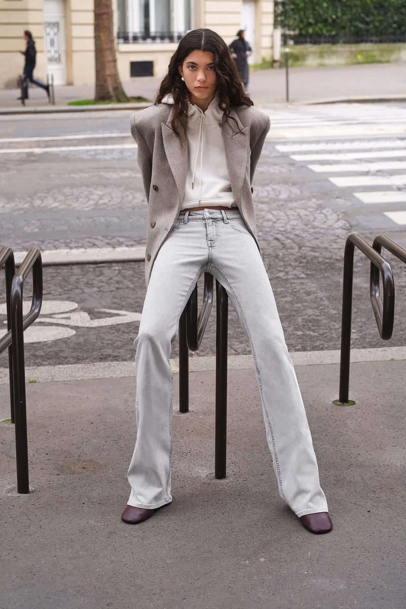 اتش اند ام جينز بقصة حافة واسعة وخصر منخفض