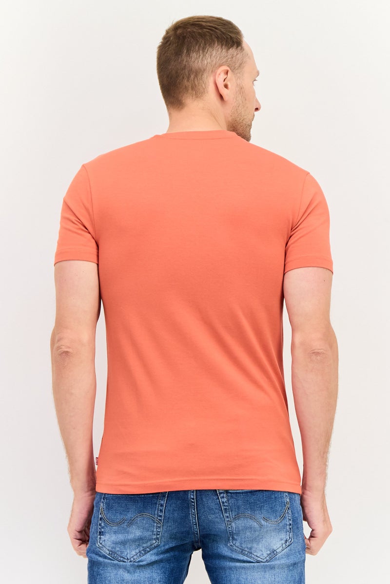 Levi's تي شيرت رجالي بأكمام قصيرة وطوق دائري بطباعة جرافيك، برتقالي داكن - Image 3