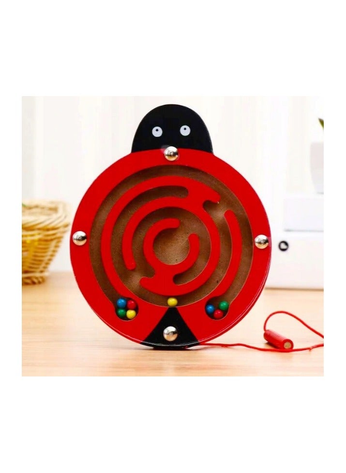 لعبة المتاهة المغناطيسية على شكل خنفساء، مصنوعة من الخشب وبداخلها مجموعة من الكرات الحديدية المغناطيسية متعددة الألوان بالإضافة إلى قلم مغناطيسي، تساعد طفلك على تطوير التفكير المنطقي والانتباه والمهارات الحركية، لعمر من 3 إلى 6 سنوات - Image 4