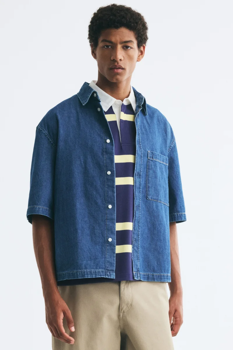 Relaxed Fit Short-sleeved denim shirt