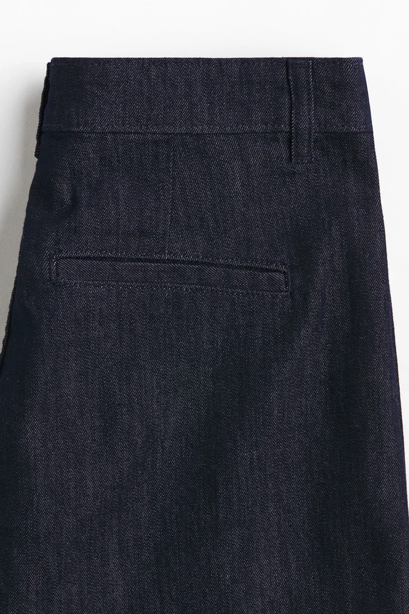 اتش اند ام جينز بخصر عالي وقصّة واسعة