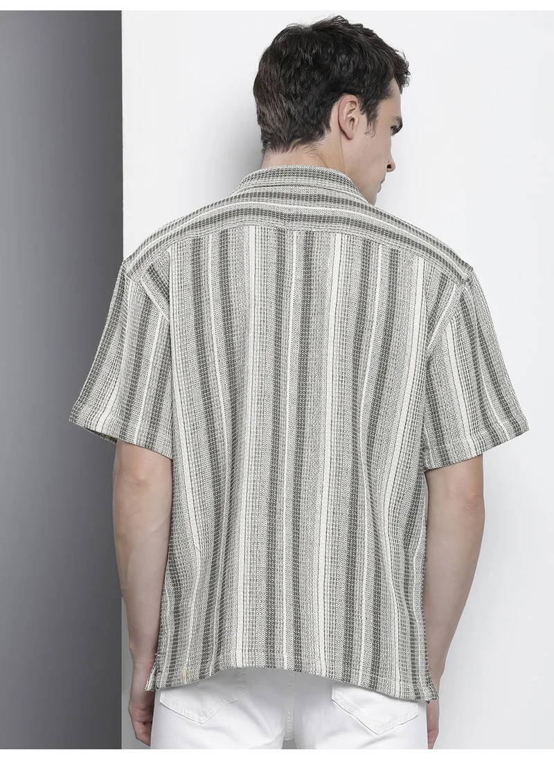 شركة المرآب الهندية Men Relaxed Fit Striped Half Sleeves Cuban Collar Resort Wear Shirt