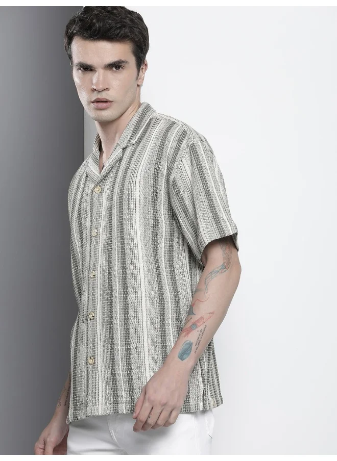 شركة المرآب الهندية Men Relaxed Fit Striped Half Sleeves Cuban Collar Resort Wear Shirt