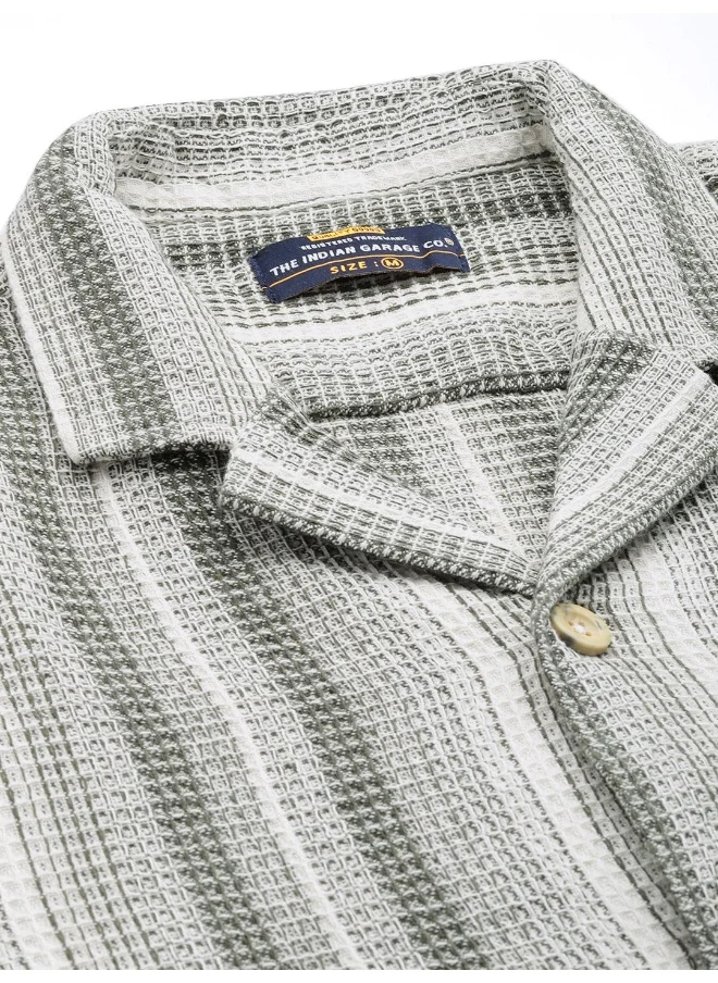 شركة المرآب الهندية Men Relaxed Fit Striped Half Sleeves Cuban Collar Resort Wear Shirt