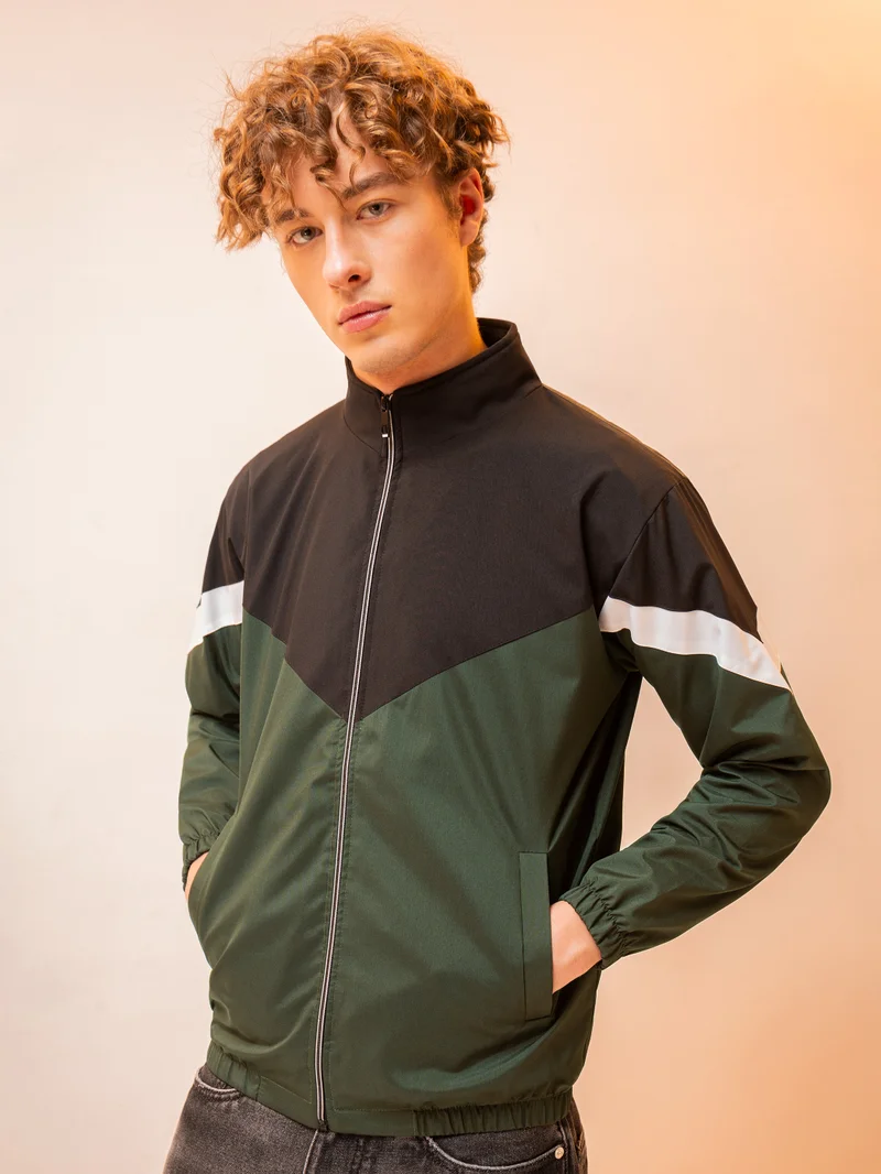 بيونغ جاكيت رجالي مقاوم للرياح بلونين أسود وزيتوني