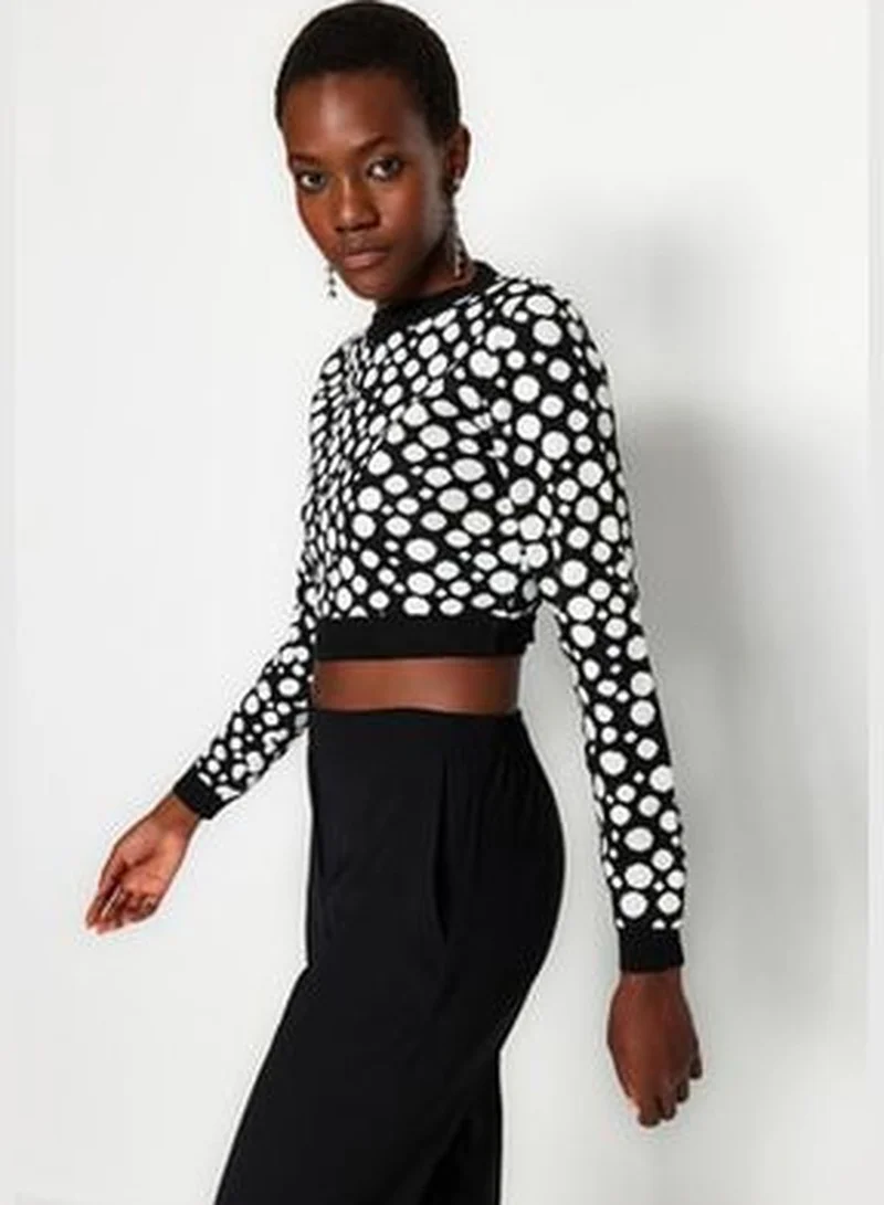 trendyol Black Super Crop Crew Neck Knitwear Sweater TWOAW24KZ00855