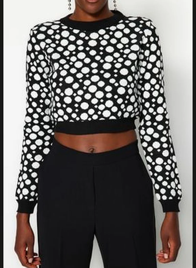 trendyol Black Super Crop Crew Neck Knitwear Sweater TWOAW24KZ00855