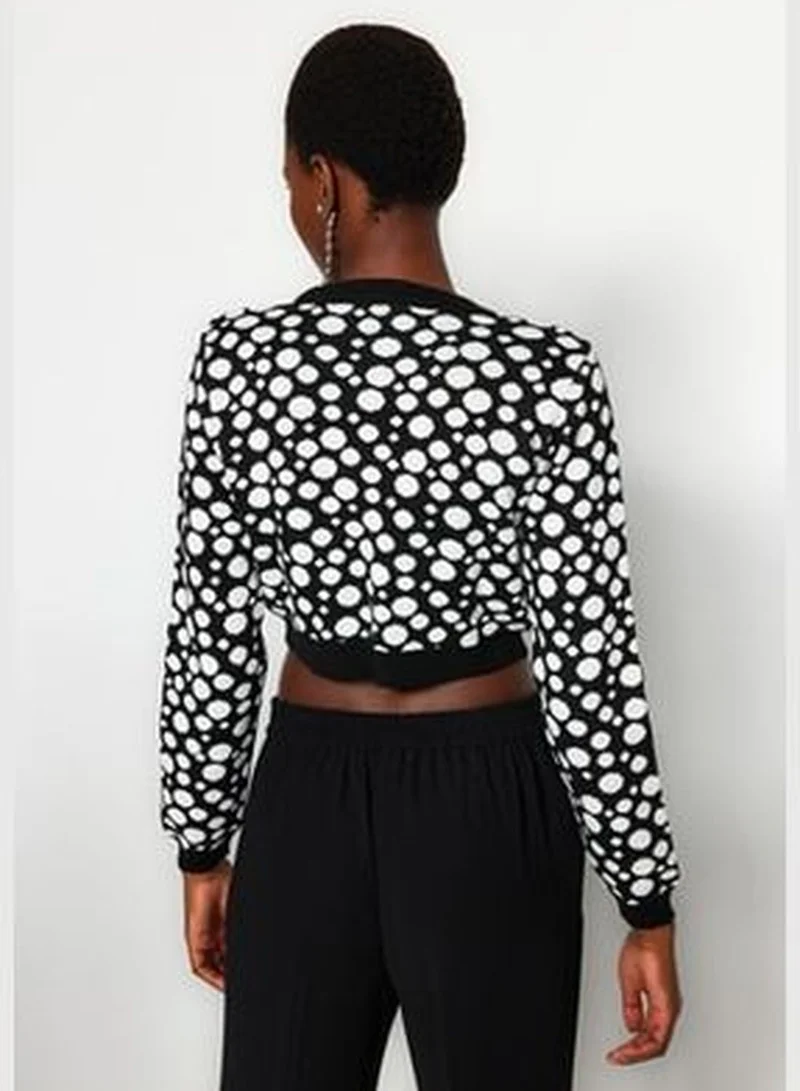 trendyol Black Super Crop Crew Neck Knitwear Sweater TWOAW24KZ00855