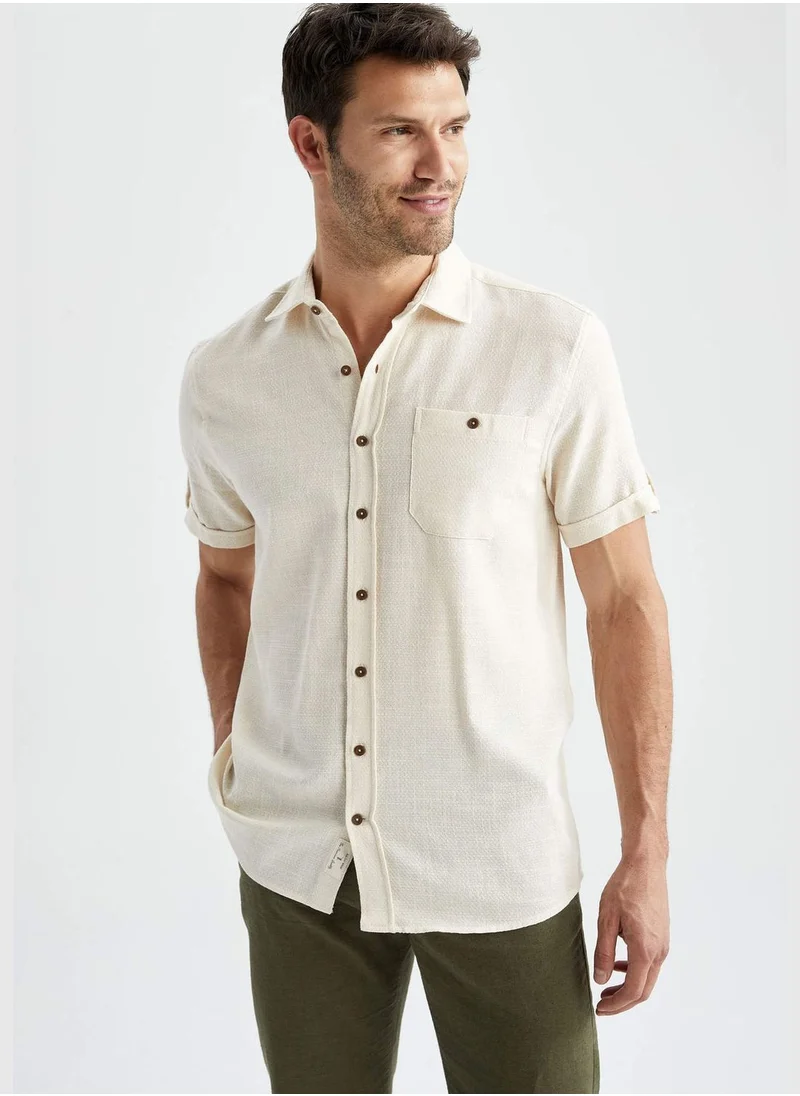 ديفاكتو Regular Fit Short Sleeve Shirt